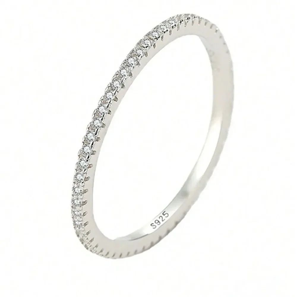 Silver diamond ring Q682